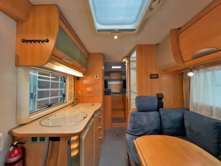 Fahrzeugbild Hymer B 674 / Einzelbetten / Hubbett / Garage #10