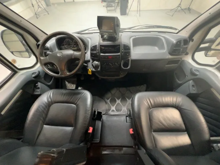 Fahrzeugbild Eura Mobil Contura 742 EB/Einzelbetten/Garage/Solar/Markise #7