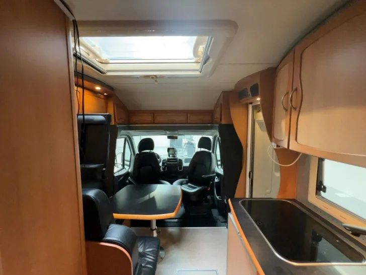 Fahrzeugbild Eura Mobil Contura 742 EB/Einzelbetten/Garage/Solar/Markise #9