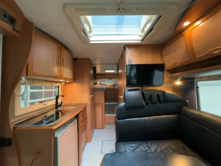 Fahrzeugbild Eura Mobil Contura 742 EB/Einzelbetten/Garage/Solar/Markise #10