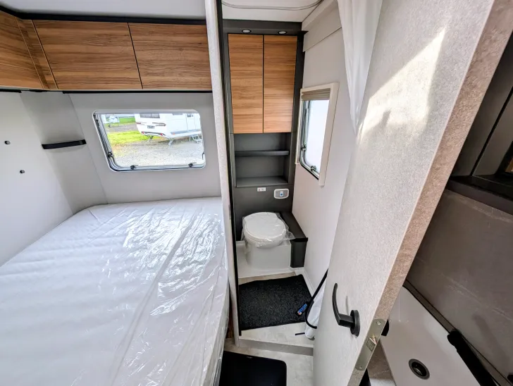 Fahrzeugbild Hymer Eriba Novaline 485 1.800 kg, AL-KO Mover Mammut #13