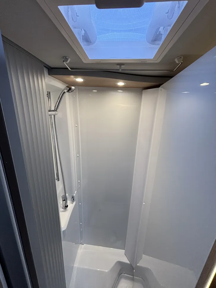 Fahrzeugbild Knaus Sky TI 650 MEG IC-Line Vollausstattung! Aut. #6