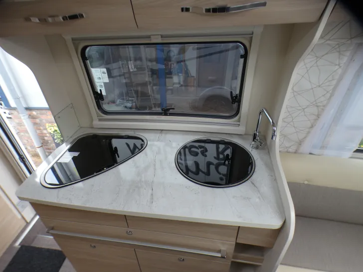 Fahrzeugbild Eura Mobil Activa One 650 HS Modell 2026, Sat, Solar #18