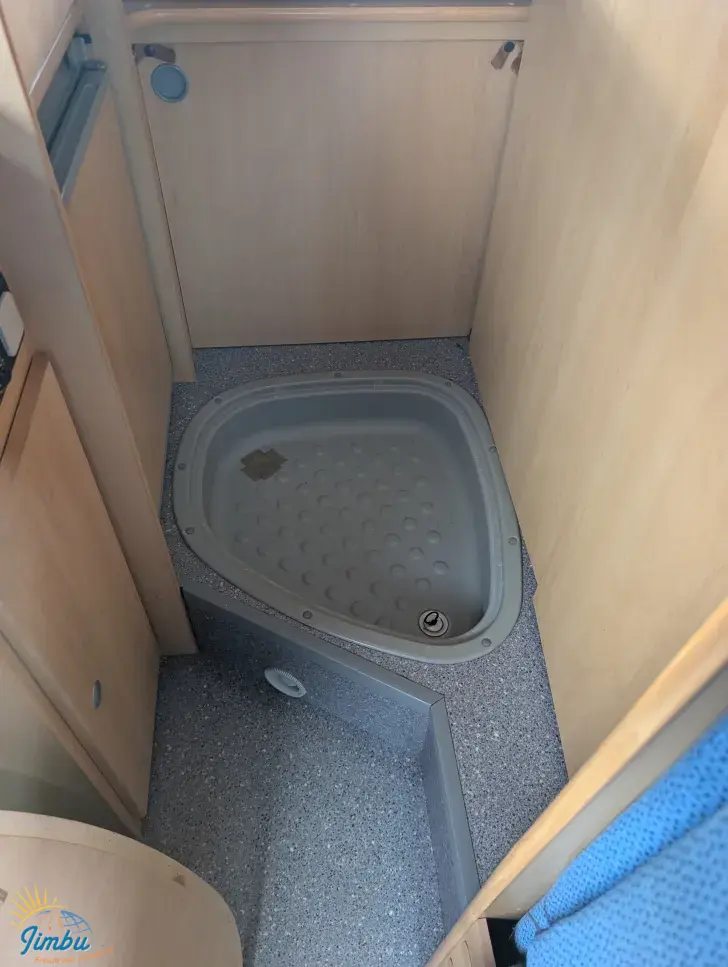 Fahrzeugbild Pössl Van ROADMASTER L 3,5 t Hubbett #13
