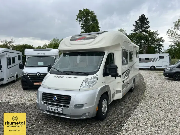 Fahrzeugbild Carthago chic c-line T 5.2 Plus Chic CLine #1