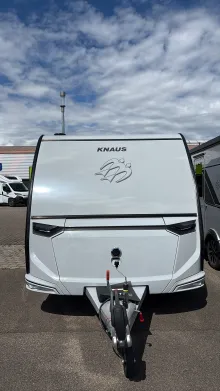 Frontal Vorne Knaus Südwind 450 FU Black Selection Sofort verfügbar