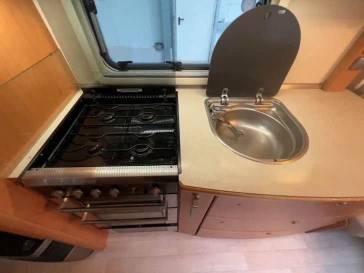 Fahrzeugbild Fendt Saphir 560 FHD/ Festbett / Rundsitzgruppe #12