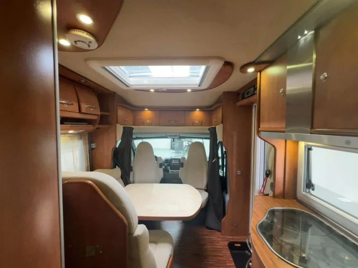 Fahrzeugbild Carthago Chic C-Line T3.8/Festbett/Garage/Klima/Solar/AHK #9