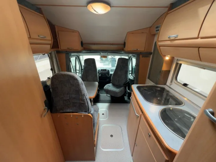 Fahrzeugbild Rotec 5850 TI/Festbett/Garage/Solar/SAT #9