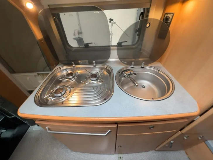 Fahrzeugbild Rotec 5850 TI/Festbett/Garage/Solar/SAT #14