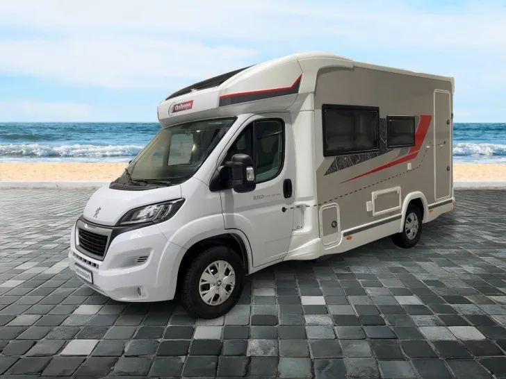 Fahrzeugbild Challenger 250 EtapeEdition/Hubbett/FacetoFace/Garage/Solar #2