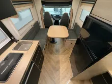 Fahrzeugbild Challenger 250 EtapeEdition/Hubbett/FacetoFace/Garage/Solar #8