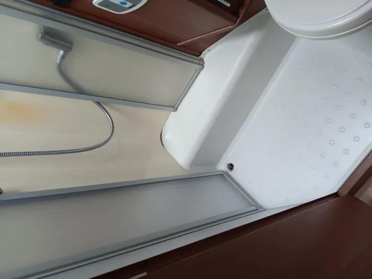 Fahrzeugbild LMC Breezer V 646 G Black Selection Sehr gut gepflegt Ni #7