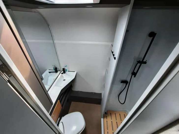Fahrzeugbild Bürstner B66 560 TK Verfüg./Sparen Sie 4.630,- € #18