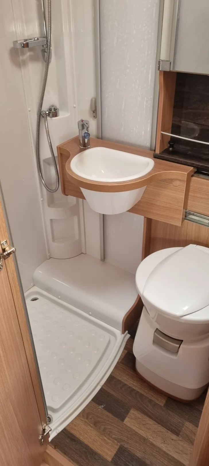Fahrzeugbild Knaus Sky Traveller 650 DG Superlight sehr gepflegt #7