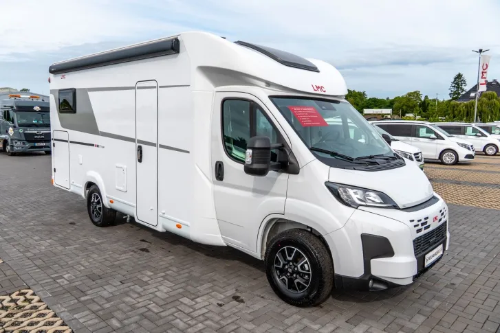 Fahrzeugbild LMC Tracer 690 EL *Mj.26*Hubbett*Einzelb.*FIAT #1