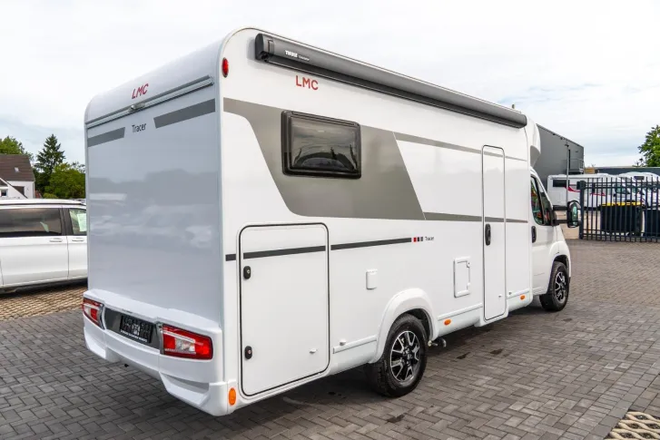 Fahrzeugbild LMC Tracer 690 EL *Mj.26*Hubbett*Einzelb.*FIAT #4