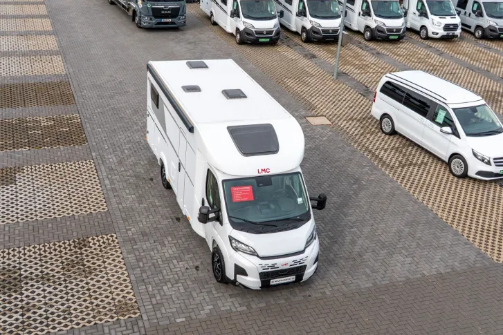 Fahrzeugbild LMC Tracer 690 EL *Mj.26*Hubbett*Einzelb.*FIAT #5