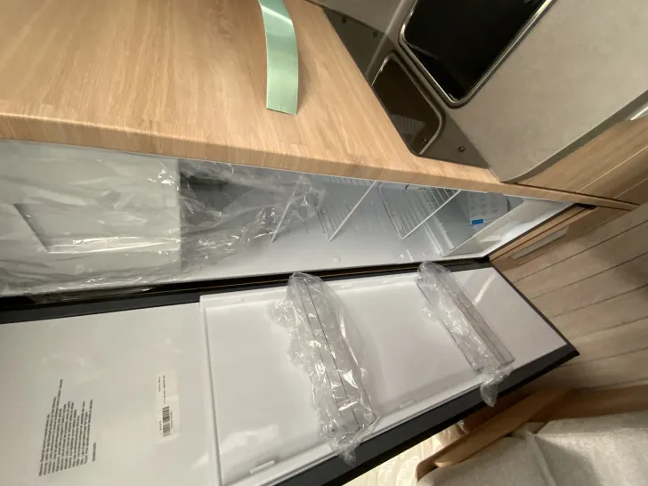 Fahrzeugbild Knaus Südwind 540 FDK Black Selection Garagenklappe rechts + links #11