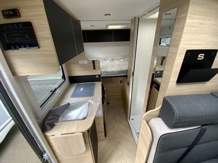 Fahrzeugbild Challenger S-Teilintegrierte S194 Sport Edition Solar und Markise #5
