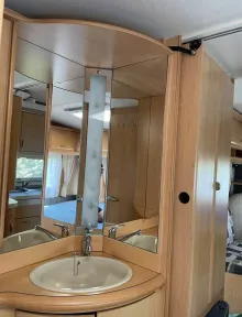 Fahrzeugbild Hobby De Luxe 460 UFe #5