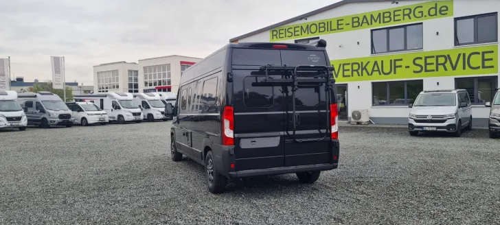 Fahrzeugbild Carado pro CV 602 Längsbetten/Automatik/ Rahmenfenster #6