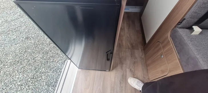 Fahrzeugbild Carado pro CV 602 Längsbetten/Automatik/ Rahmenfenster #20
