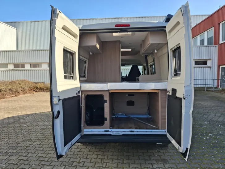 Fahrzeugbild Carado pro CV 540 pro / Solar / Chassis Paket / Grau #10