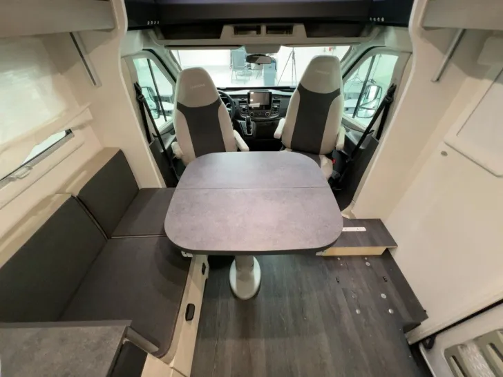 Fahrzeugbild Chausson 788 Titanium Ultimate/Automatik/Queensbett+Hubb. #8