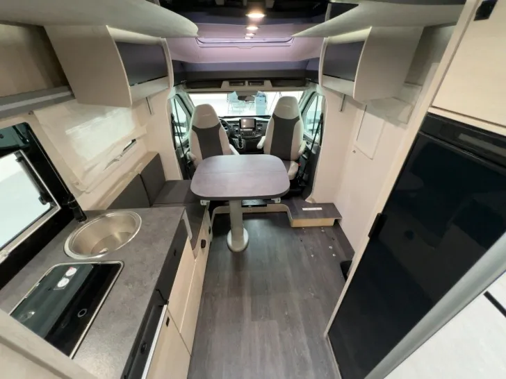 Fahrzeugbild Chausson 788 Titanium Ultimate/Automatik/Queensbett+Hubb. #9