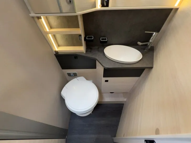 Fahrzeugbild Chausson 788 Titanium Ultimate/Automatik/Queensbett+Hubb. #16