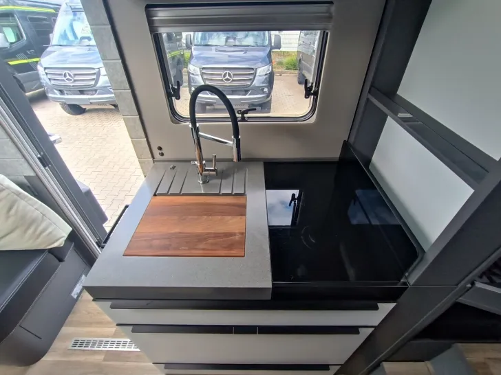Fahrzeugbild Niesmann + Bischoff iSmove 6.9 E #25
