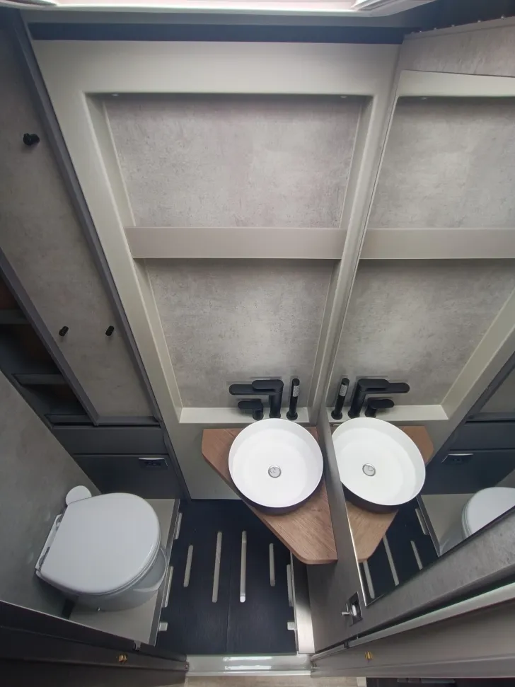 Fahrzeugbild Niesmann + Bischoff iSmove 6.9 E #45