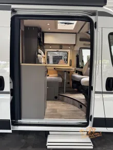 Fahrzeugbild LMC Innovan 600 #12