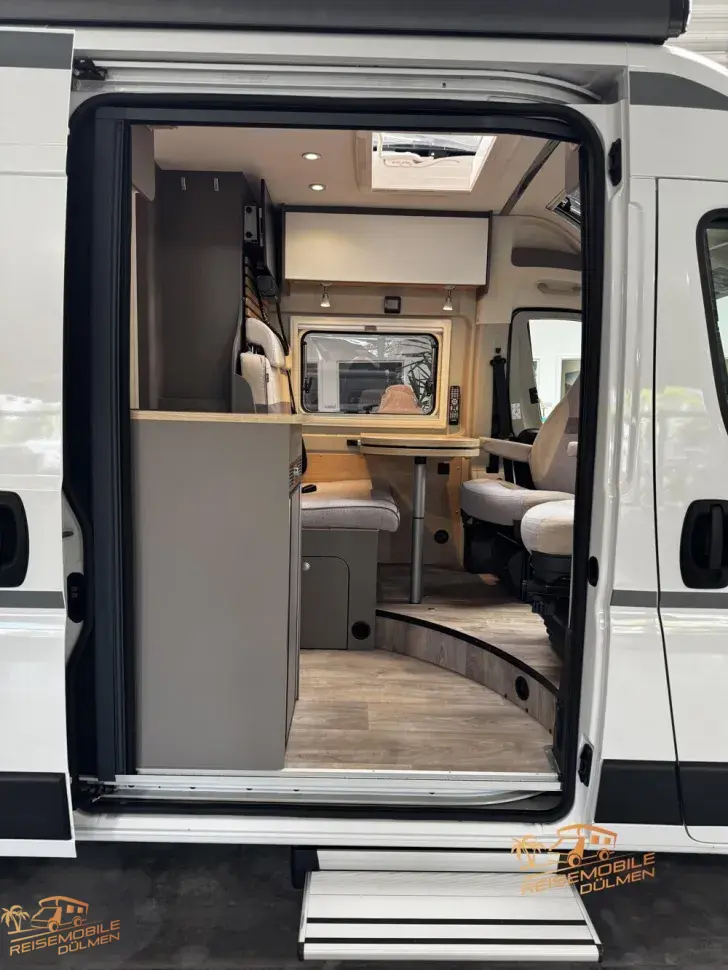 Fahrzeugbild LMC Innovan 600 #12