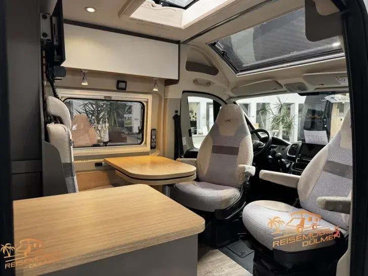 Fahrzeugbild LMC Innovan 600 #13