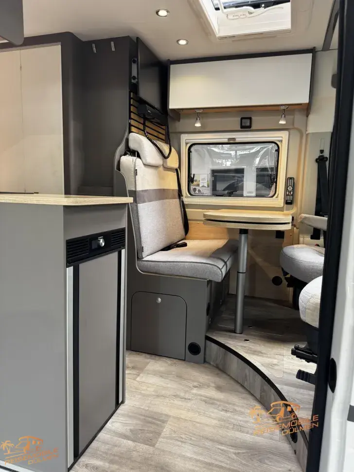 Fahrzeugbild LMC Innovan 600 #14