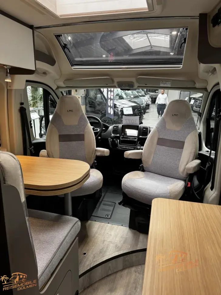 Fahrzeugbild LMC Innovan 600 #20
