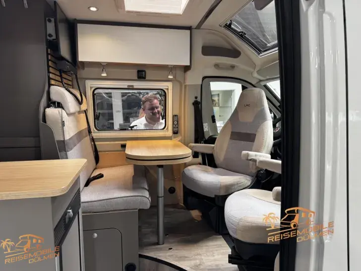 Fahrzeugbild LMC Innovan 600 #21