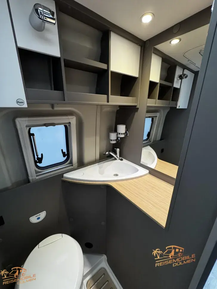 Fahrzeugbild LMC Innovan 600 #23