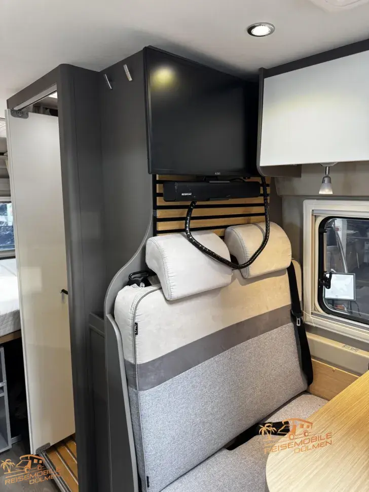Fahrzeugbild LMC Innovan 600 #26
