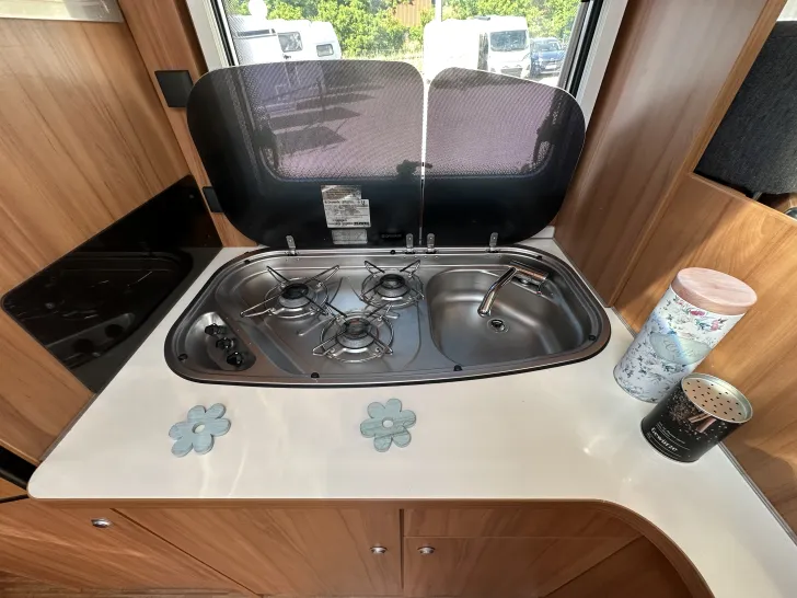 Fahrzeugbild Weinsberg TI 650 MGH *Hubbett elektrisch* #18