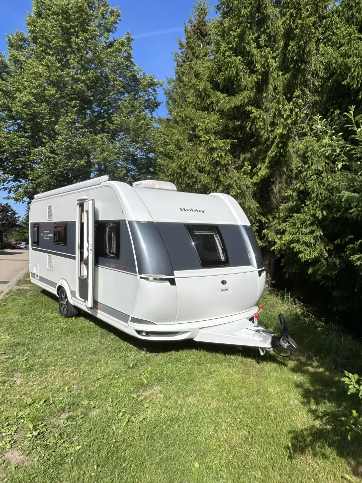 Fahrzeugbild Hobby DE LUXE EDITION 545 KMF Mover, Klima, Solar, Markise, #1