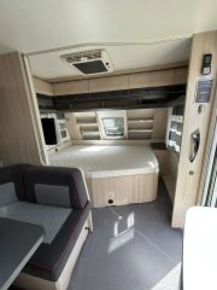 Fahrzeugbild Hobby DE LUXE EDITION 545 KMF Mover, Klima, Solar, Markise, #5