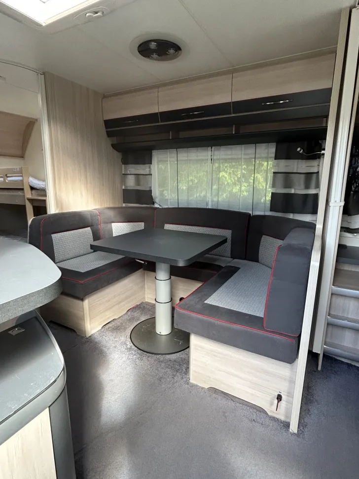 Fahrzeugbild Hobby DE LUXE EDITION 545 KMF Mover, Klima, Solar, Markise, #8