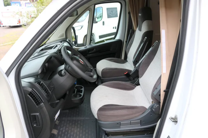 Fahrzeugbild Challenger Teilintegriert 387 GA Fiat 6-Sitzer mit Fussbodenheizung #16