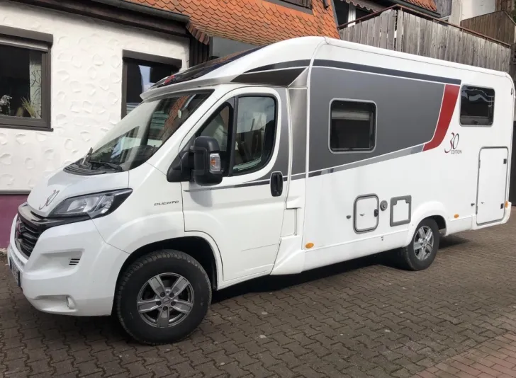 Grundriss Tag Bürstner Travel Van T 620 G "Edition 30" sehr gepflegt