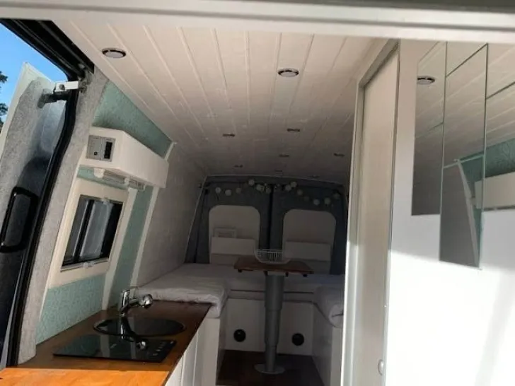 Fahrzeugbild Iveco Daily VAN #5