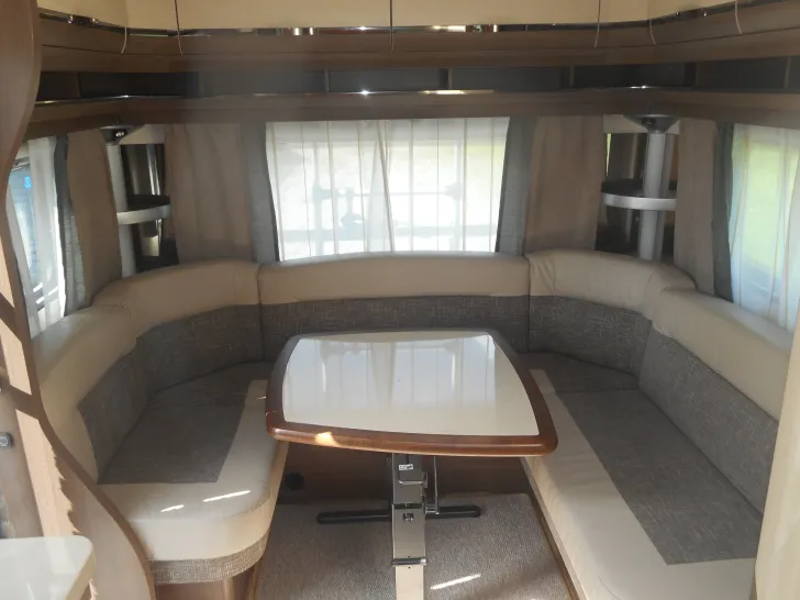 Fahrzeugbild Hobby Prestige 495 UL Dachmarkise vollelektr Mover #7