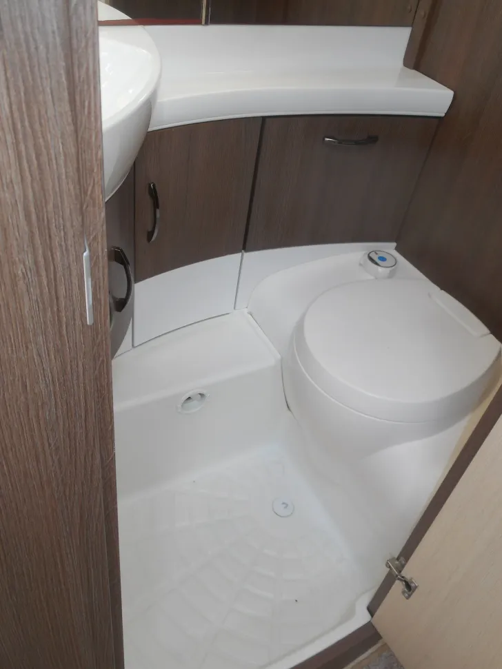 Fahrzeugbild Hobby Prestige 495 UL Dachmarkise vollelektr Mover #16
